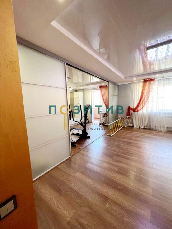 3-комн квартира Октябрьская пл, 31 а