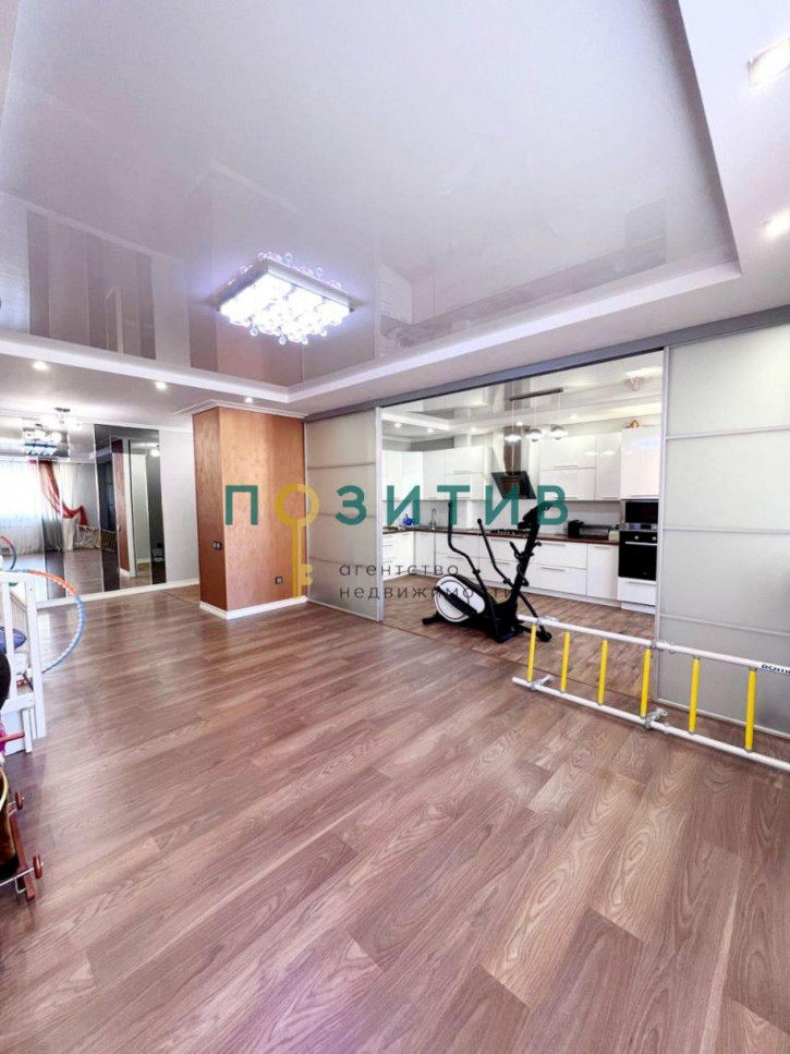 3-комн квартира Октябрьская пл, 31 а