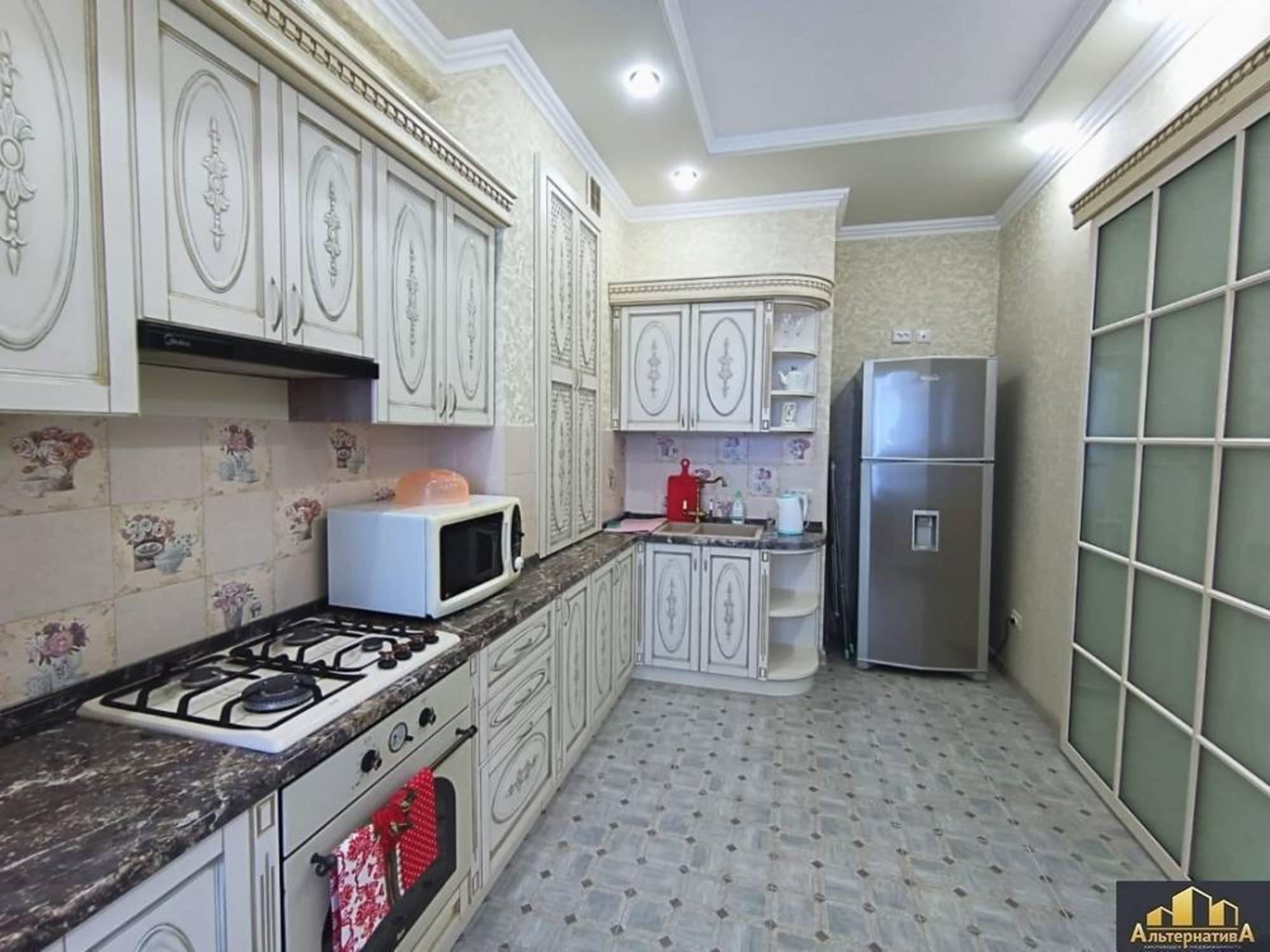 Купить квартиру за 13 500 000 рублей на Революции ул.