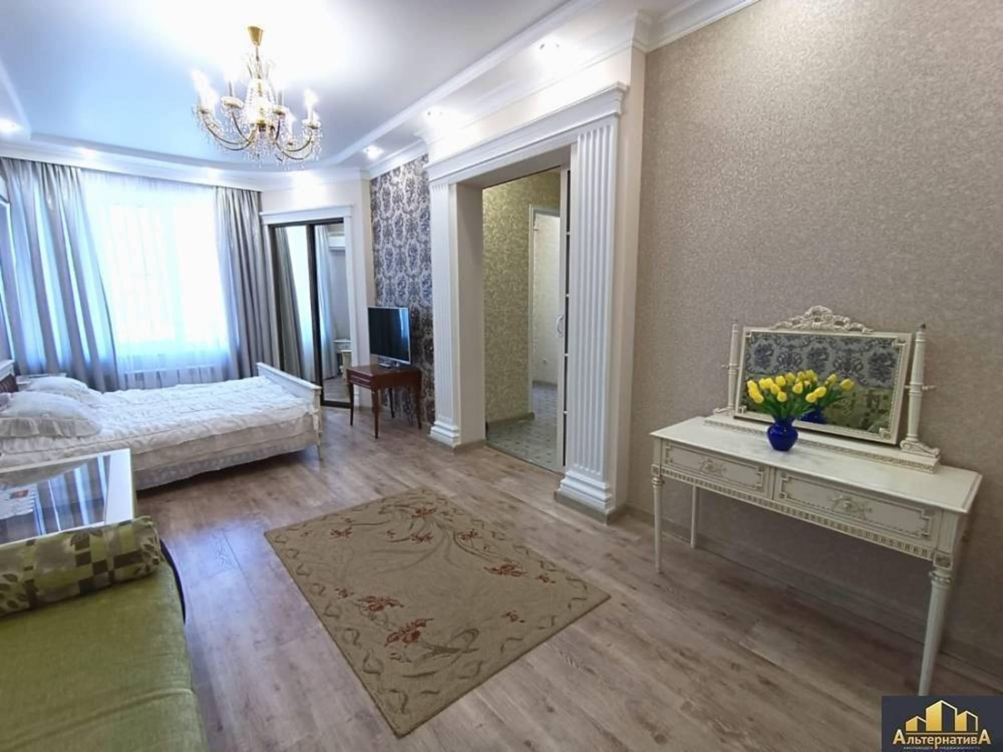 Купить квартиру за 13 500 000 рублей на Революции ул.