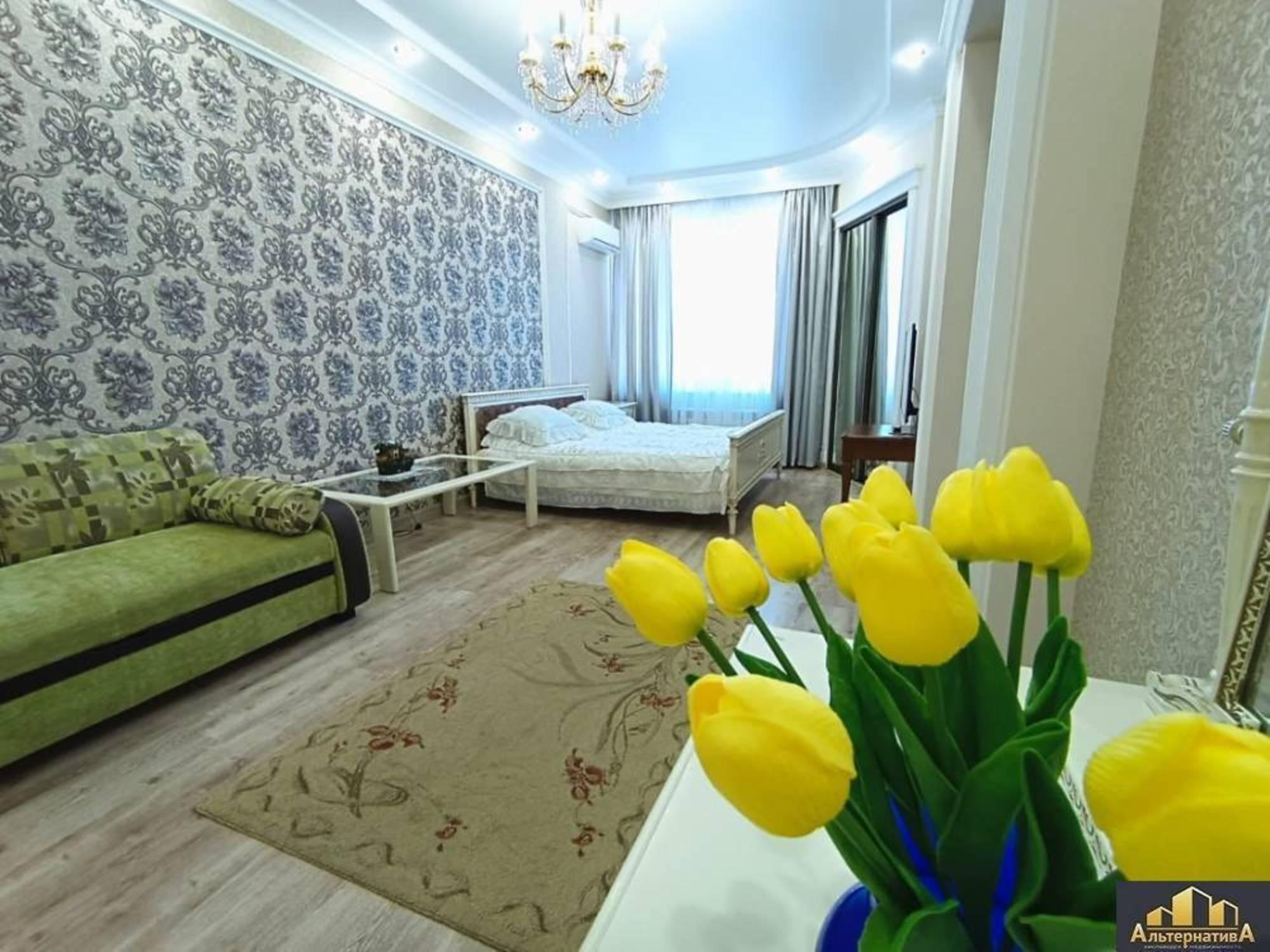 Купить квартиру за 13 500 000 рублей на Революции ул.