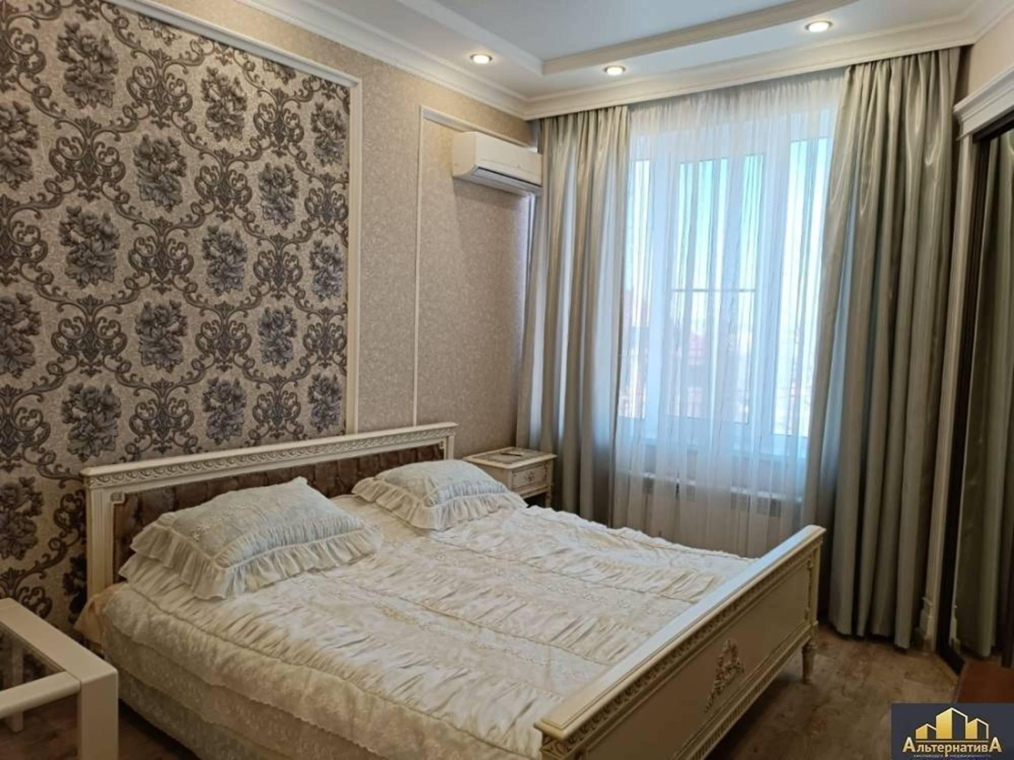 Купить квартиру за 13 500 000 рублей на Революции ул.