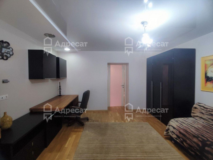 4-комн квартира пр-кт. Героев Сталинграда,  д.38