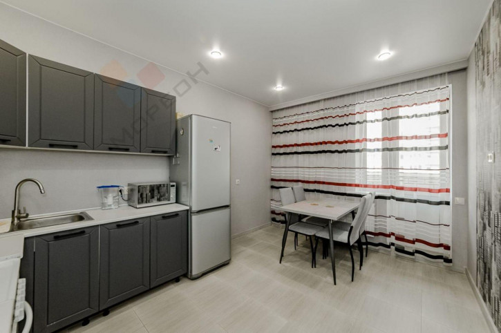 2-комн квартира Заполярная ул, 39к5