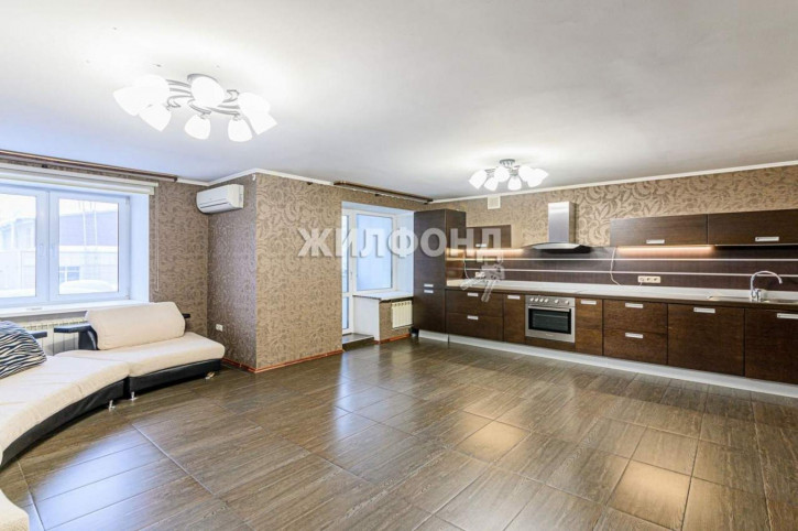 3-комн квартира Революции улица, д.10