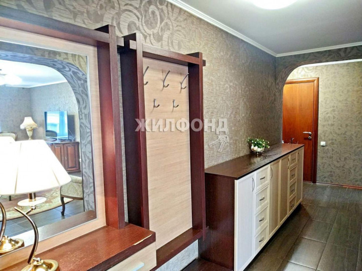 3-комн квартира Революции улица, д.10