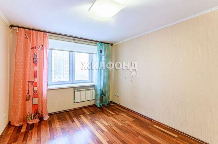 3-комн квартира Революции улица, д.10