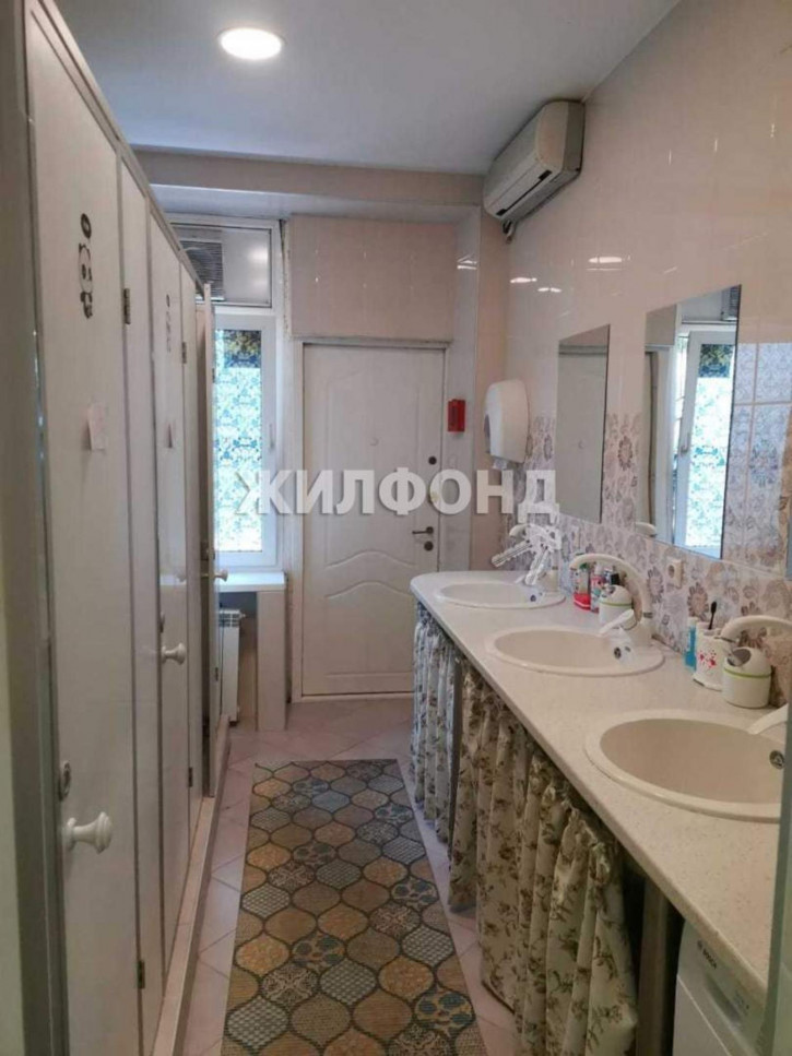 6-комн квартира Островского улица, д.71