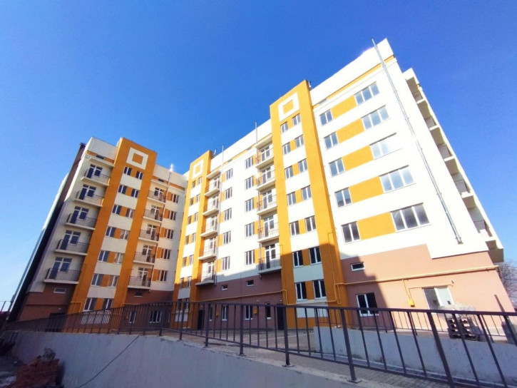 3-комн квартира г. Астрахань,  Кировский,  ул. Кремлевская 1/4