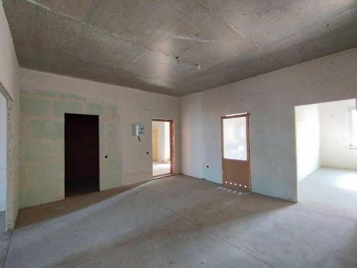 3-комн квартира г. Астрахань,  Кировский,  ул. Кремлевская 1/4