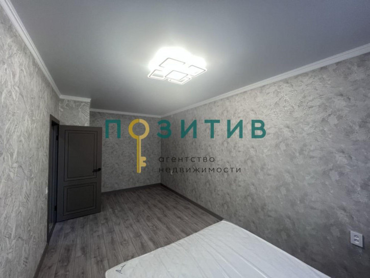 1-комн квартира Кленовая ул, 1