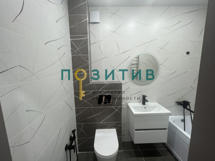 1-комн квартира Кленовая ул, 1