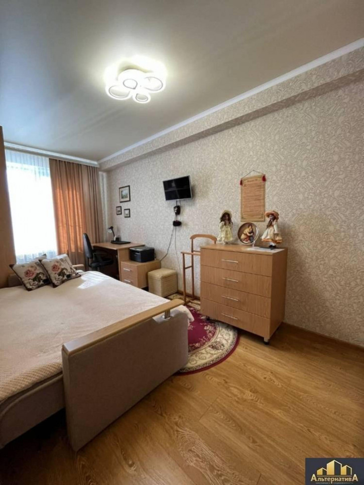 2-комн квартира Героев Медиков ул.