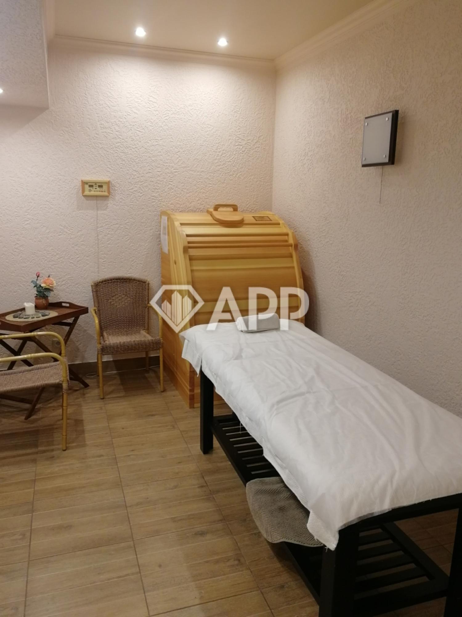 Купить торговое помещение за 120 000 000 рублей на ул Видова, 210