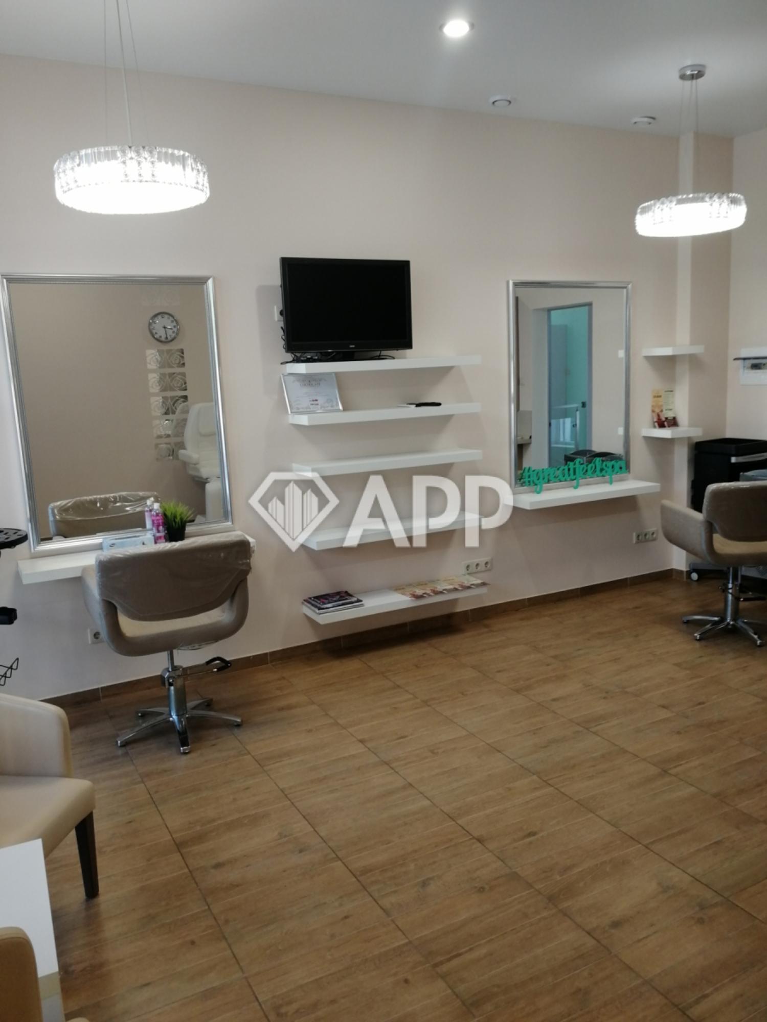 Купить торговое помещение за 120 000 000 рублей на ул Видова, 210