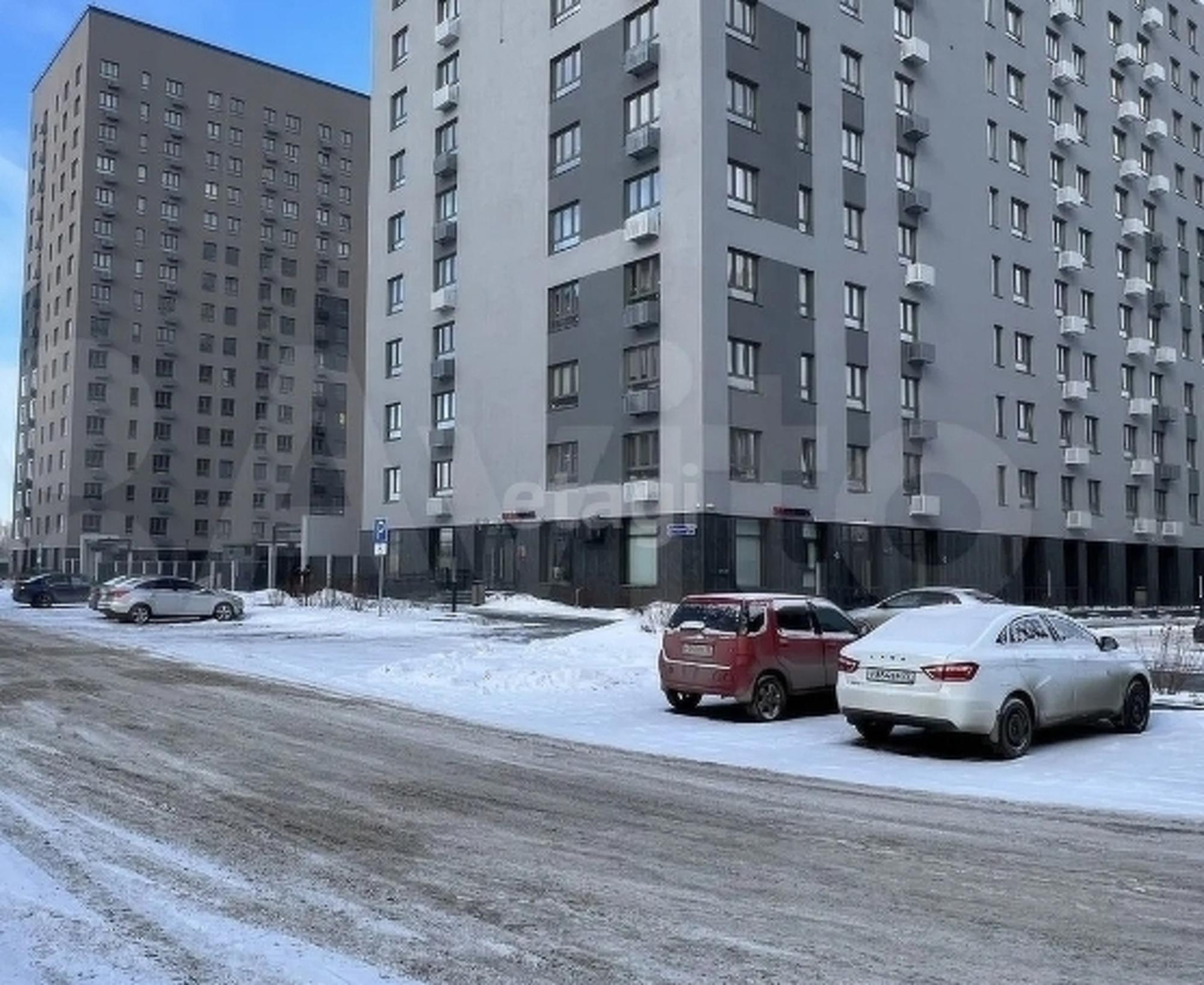 Сдать торговое помещение за 180 000 рублей на Республики 204к.13