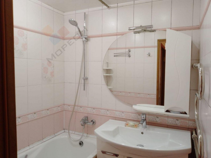 3-комн квартира Трудовой Славы ул, 8