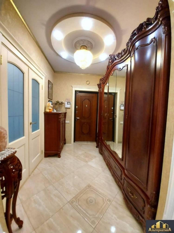 2-комн квартира Ленинградская ул.