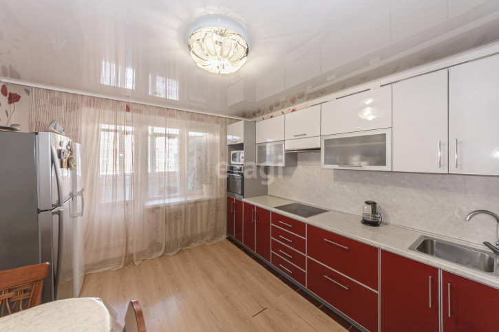 3-комн квартира Широтная, 170/4