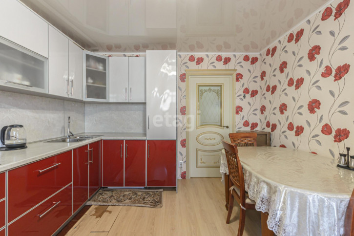 3-комн квартира Широтная, 170/4
