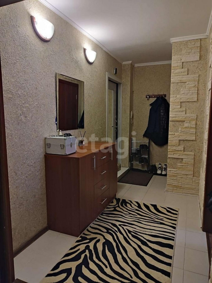 3-комн квартира Пермякова, 12