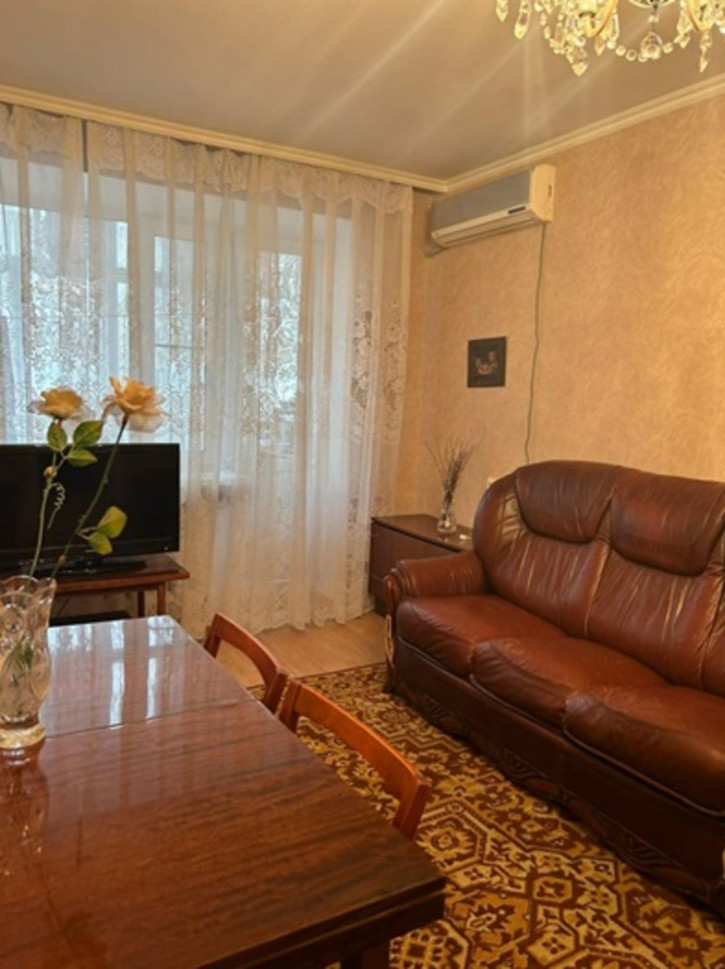 2-комн квартира гайдара улица, 101