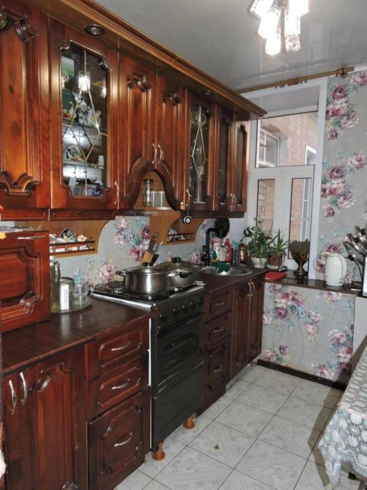 3-комн квартира Капитана Краснова улица,16