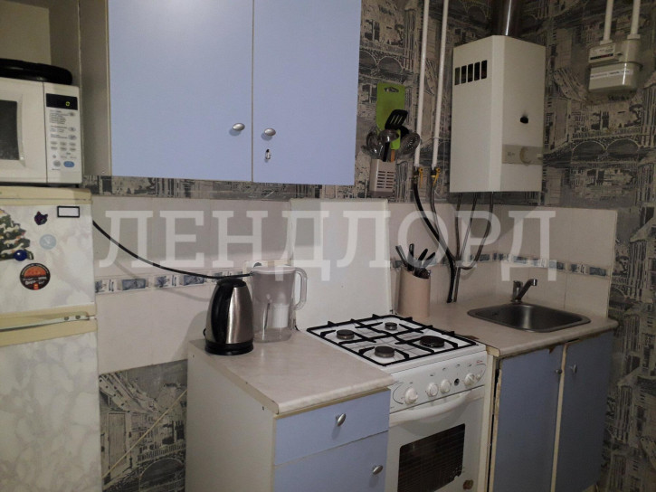 2-комн квартира улица 28-я Линия, 59