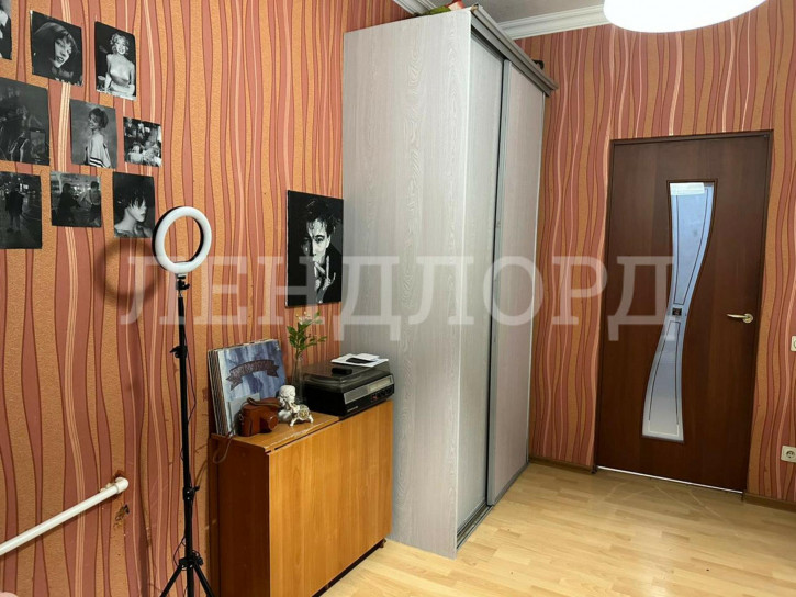 2-комн квартира улица 28-я Линия, 59