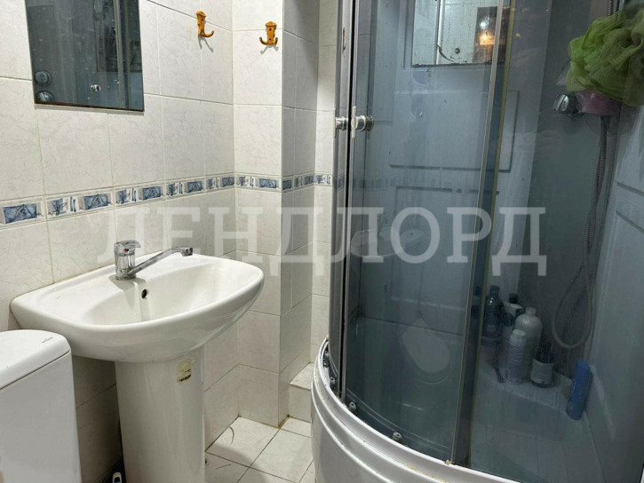 2-комн квартира улица 28-я Линия, 59