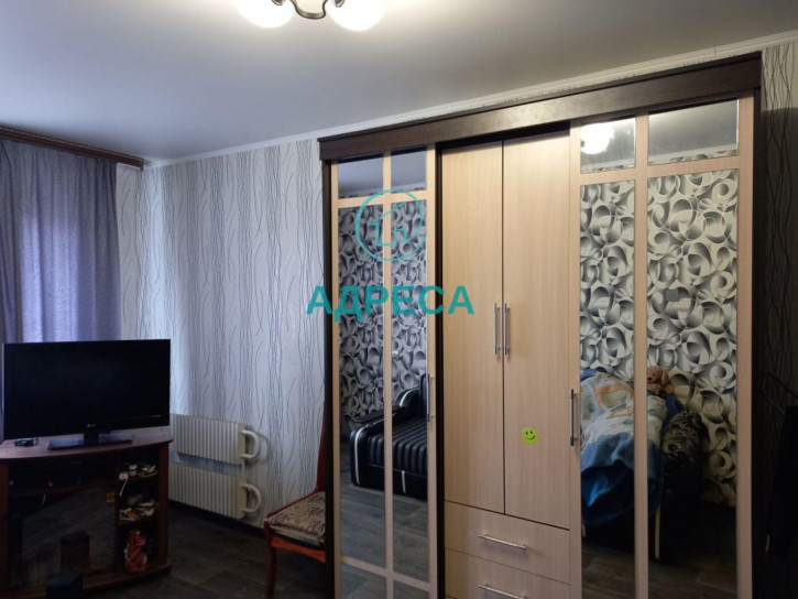 4-комн квартира Ливенская ул, 136