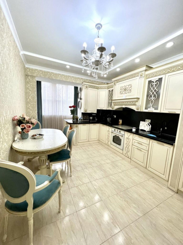 3-комн квартира Олега Головченко ул, 6