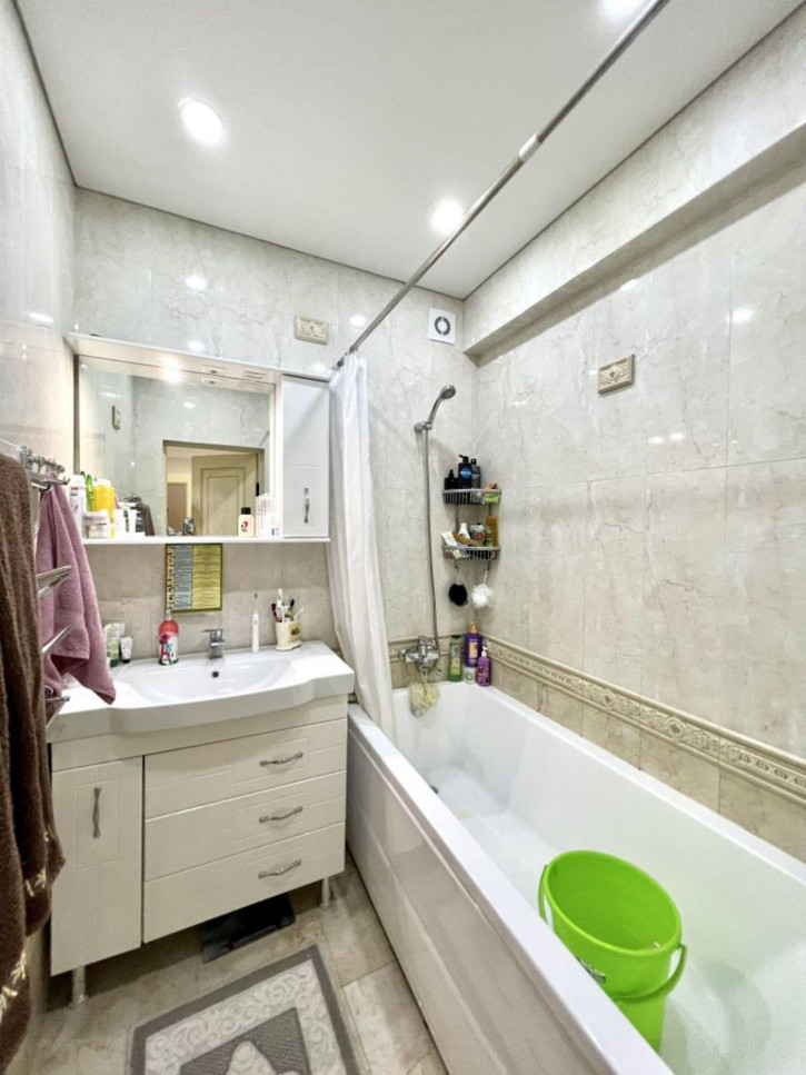 3-комн квартира Олега Головченко ул, 6