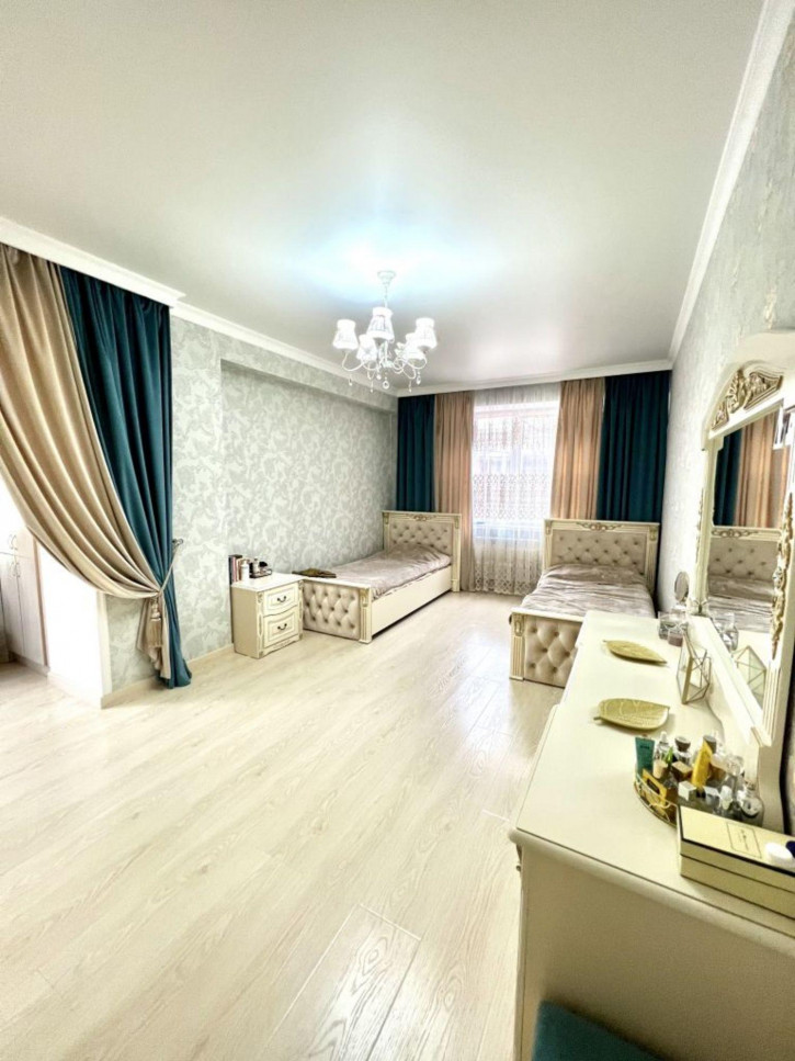 3-комн квартира Олега Головченко ул, 6