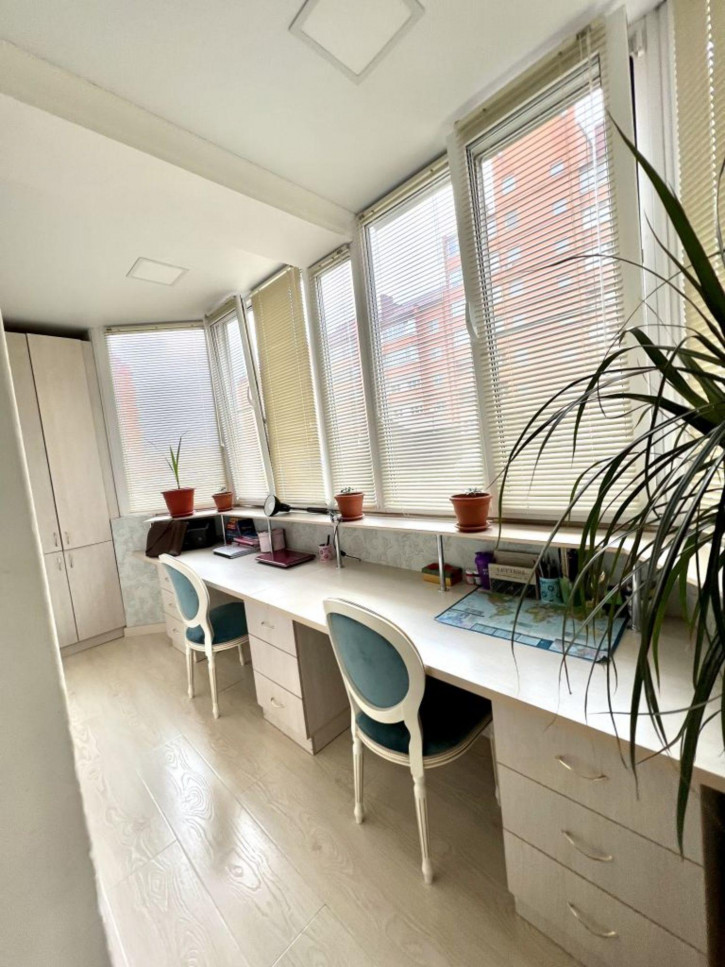 3-комн квартира Олега Головченко ул, 6