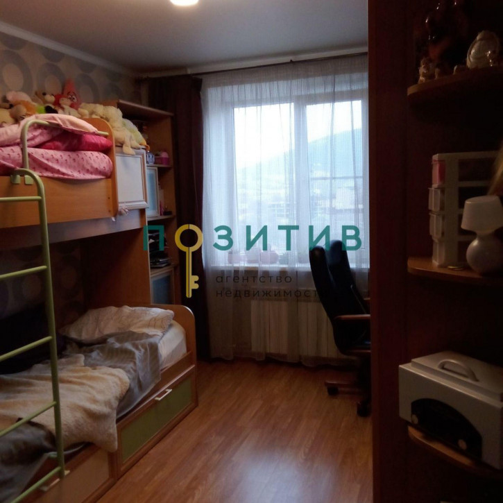3-комн квартира Ессентукская ул, 36