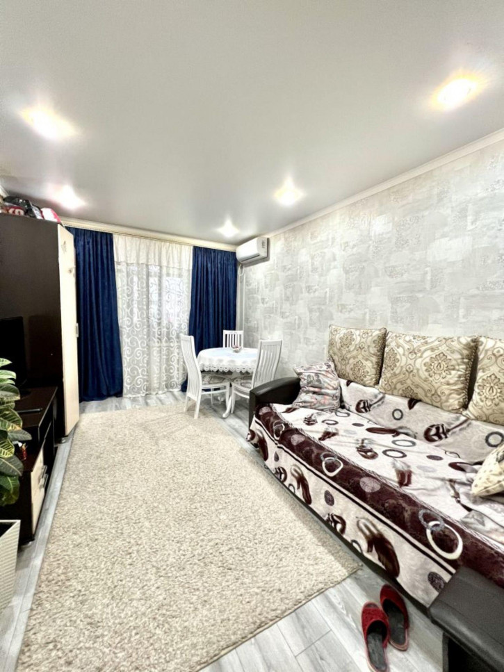 2-комн квартира Долина Роз ул, 6