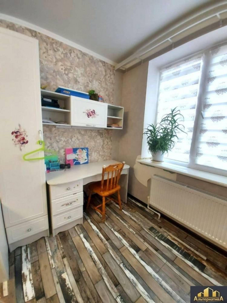 3-комн квартира Гайдара ул.