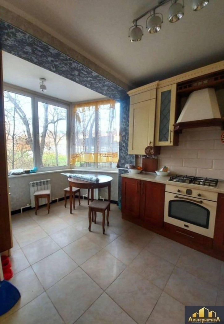 3-комн квартира Гайдара ул.