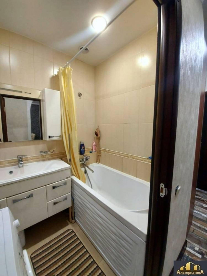 3-комн квартира Гайдара ул.