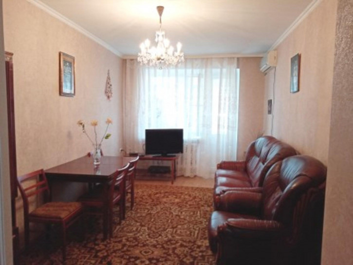 2-комн квартира Гайдара