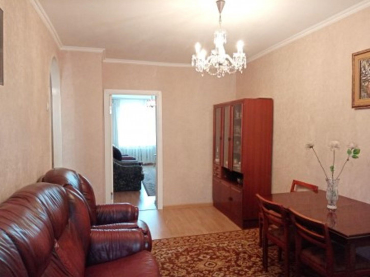 2-комн квартира Гайдара