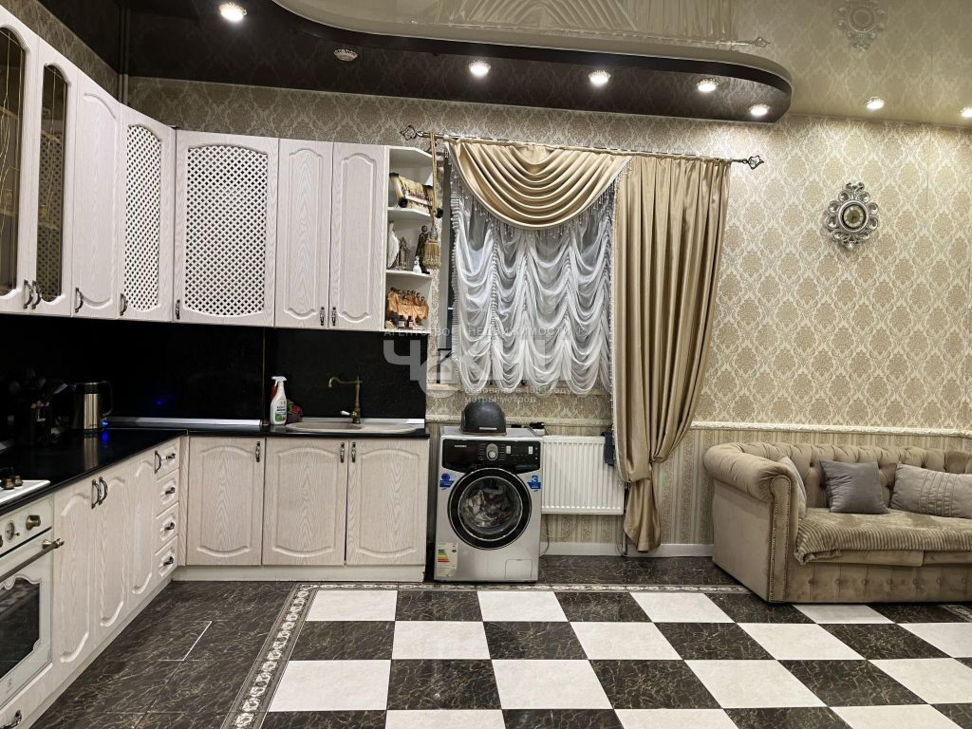 Купить дачу, дом, коттедж за 17 500 000 рублей на Урожайная ул