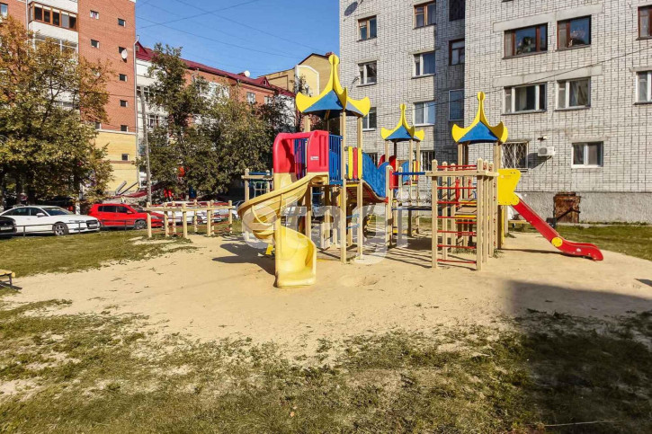 Комната Сургутская, 2