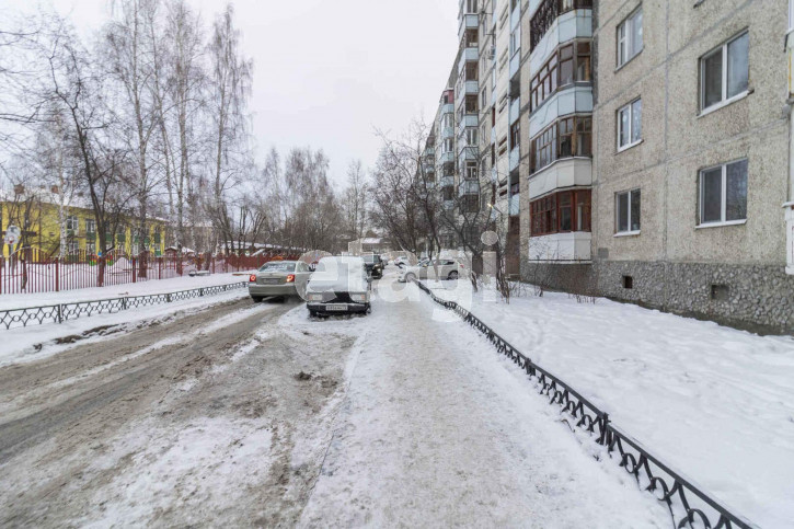 3-комн квартира Широтная, 83
