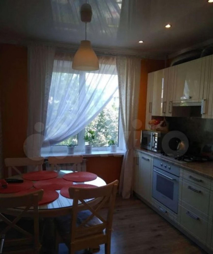 3-комн квартира авиагородок улица, 101