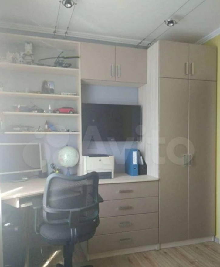 3-комн квартира авиагородок улица, 101