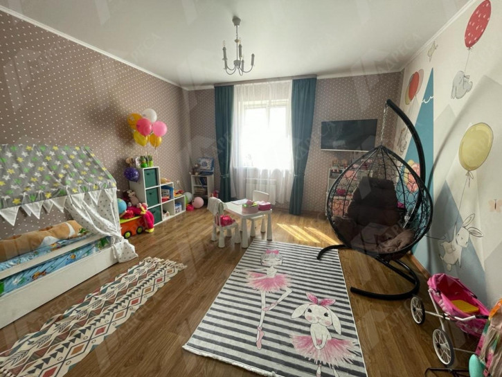 3-комн квартира микрорайон Победы,1А