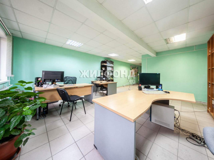 3-комн квартира Ильи Мухачева улица, д.143