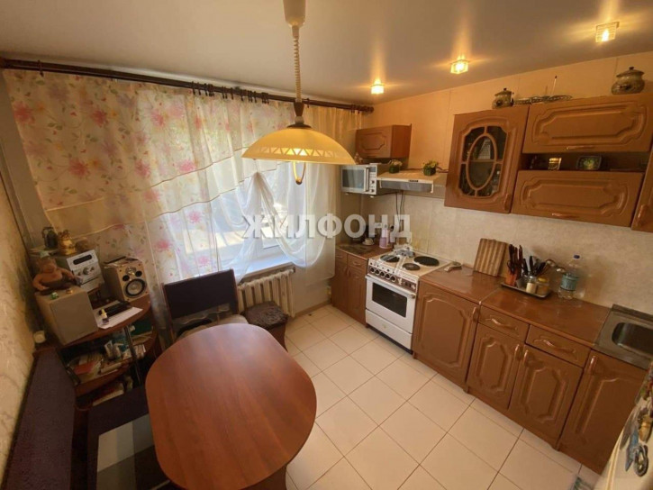 2-комн квартира Автомобилистов улица, д.16